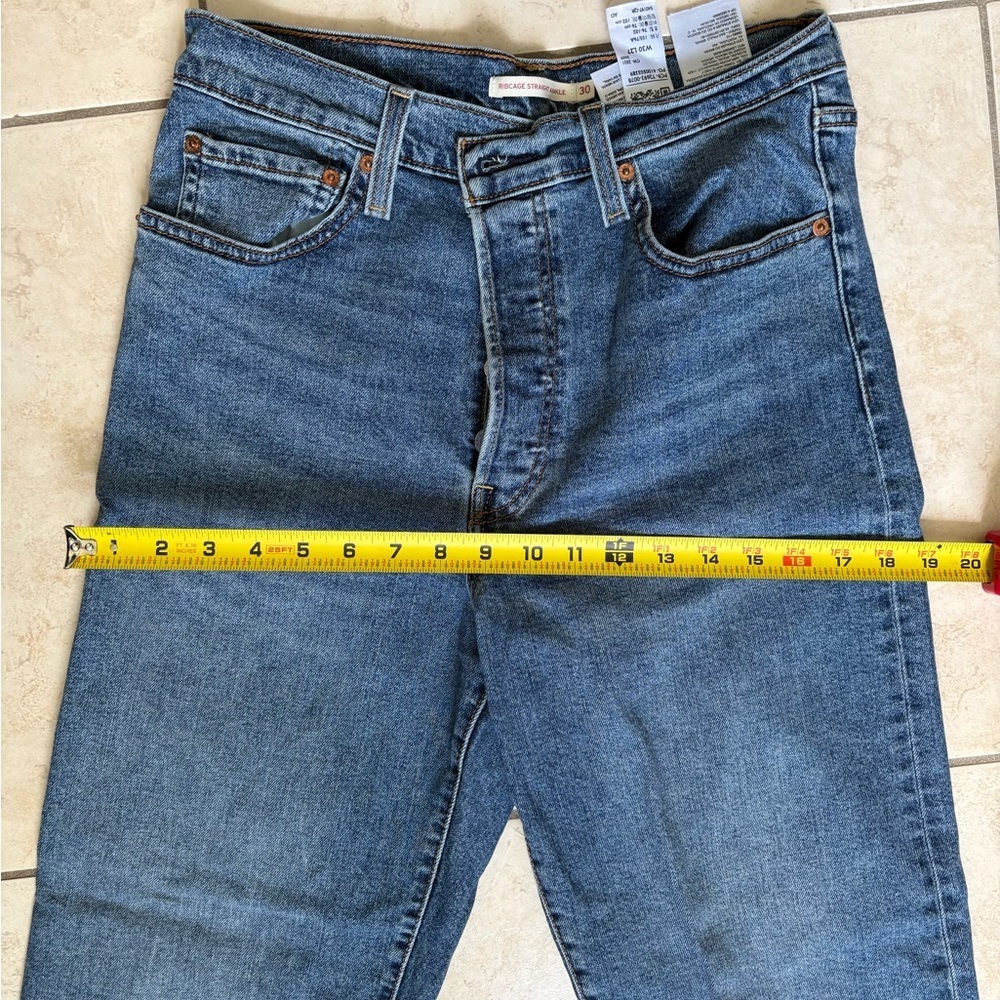 Levi's Women's Straight Leg Blue Jeans - Picture 8 of 10